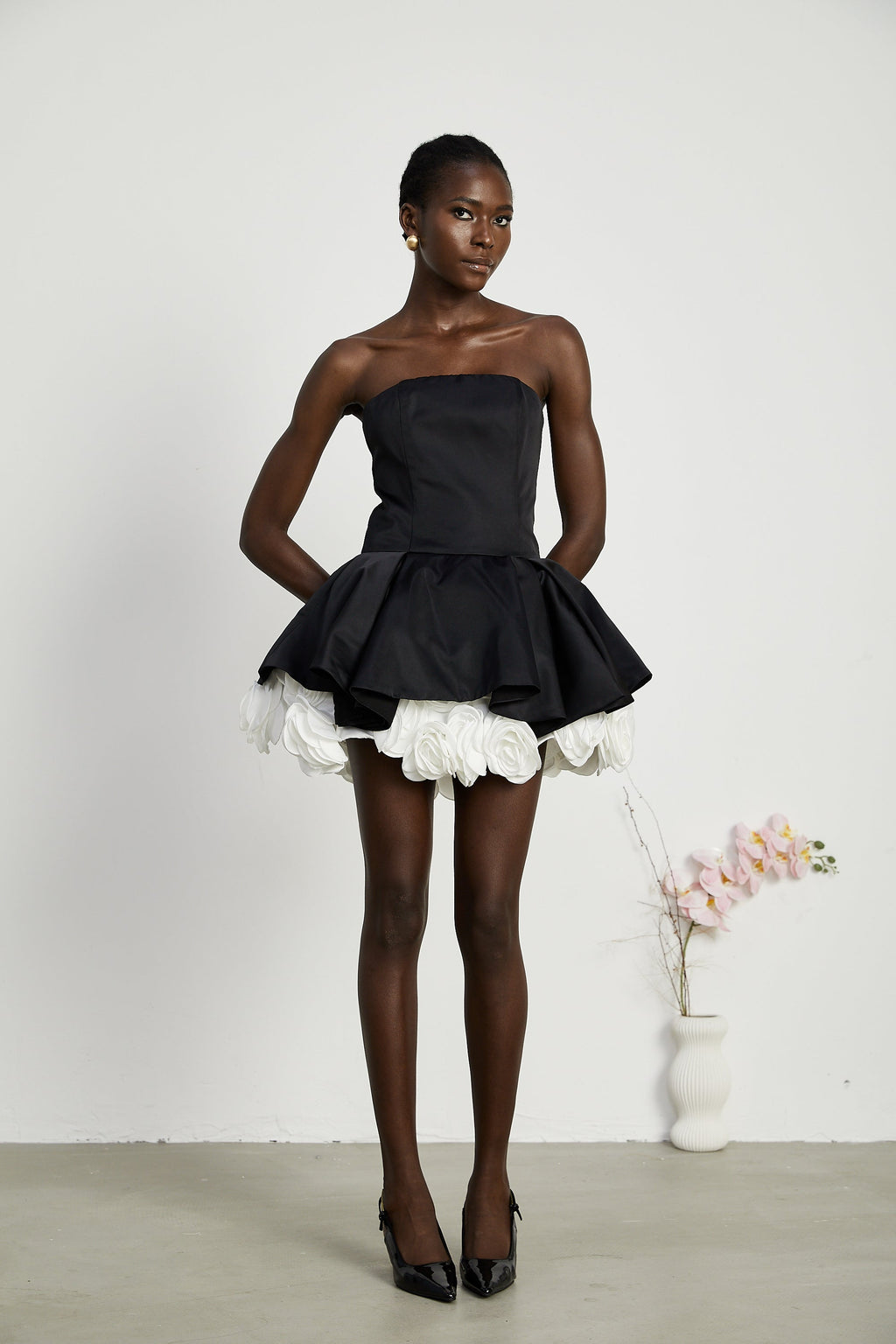 Lucie Siyah Petal Katmanlı Straplez Korse Mini Elbise