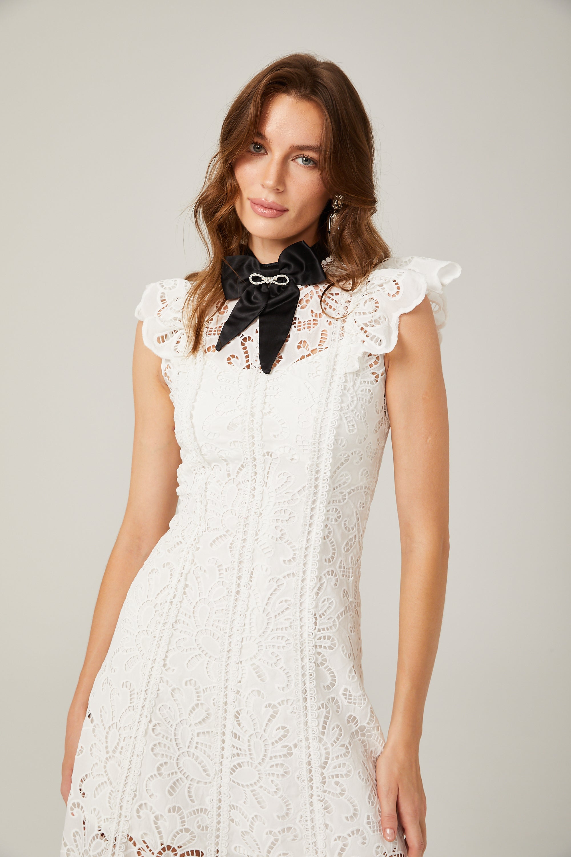 Chloé Dantel Detaylı, Fiyonklu Mini Elbise