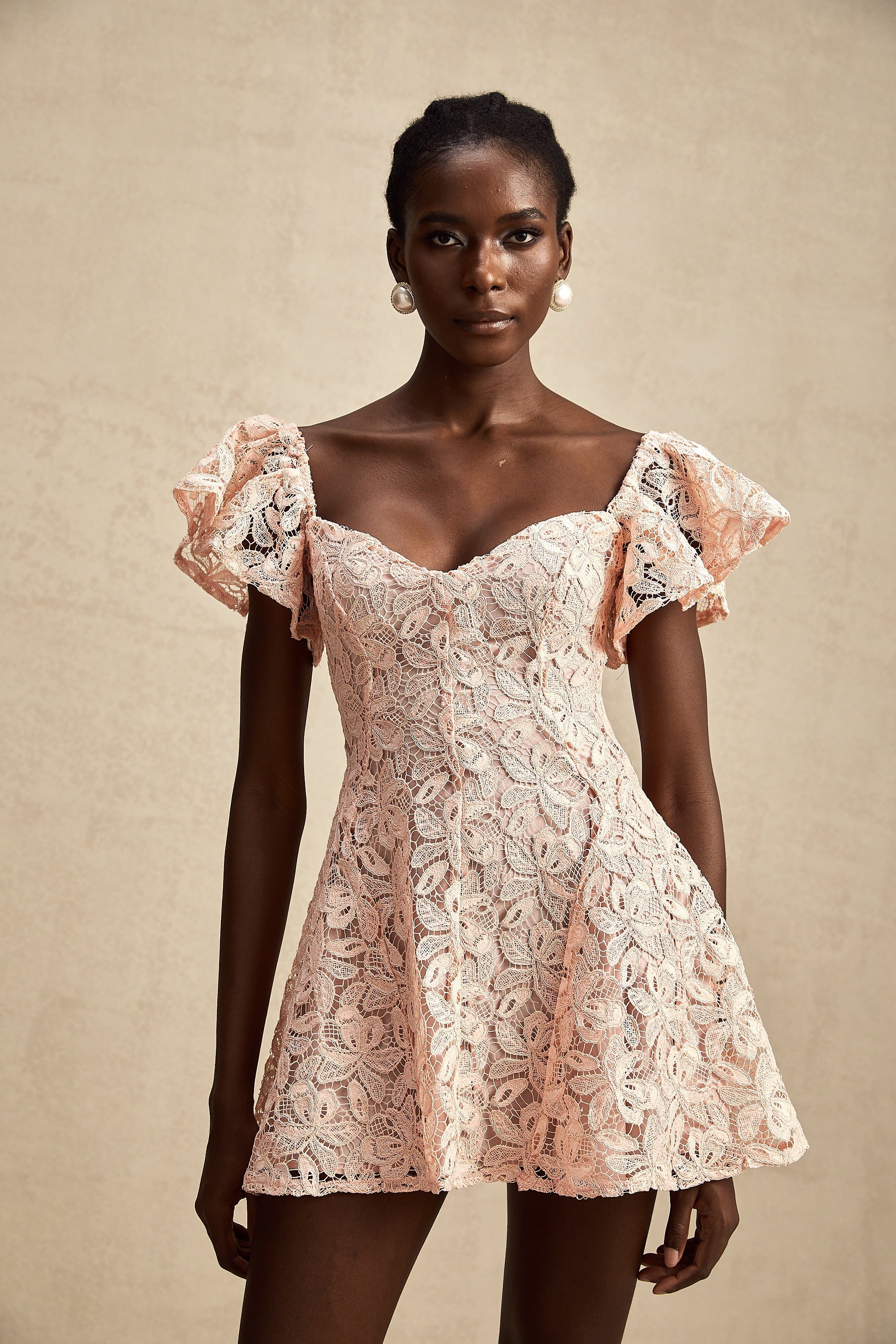 Pembe Esmée Volan Kollu Dantel Mini Elbise