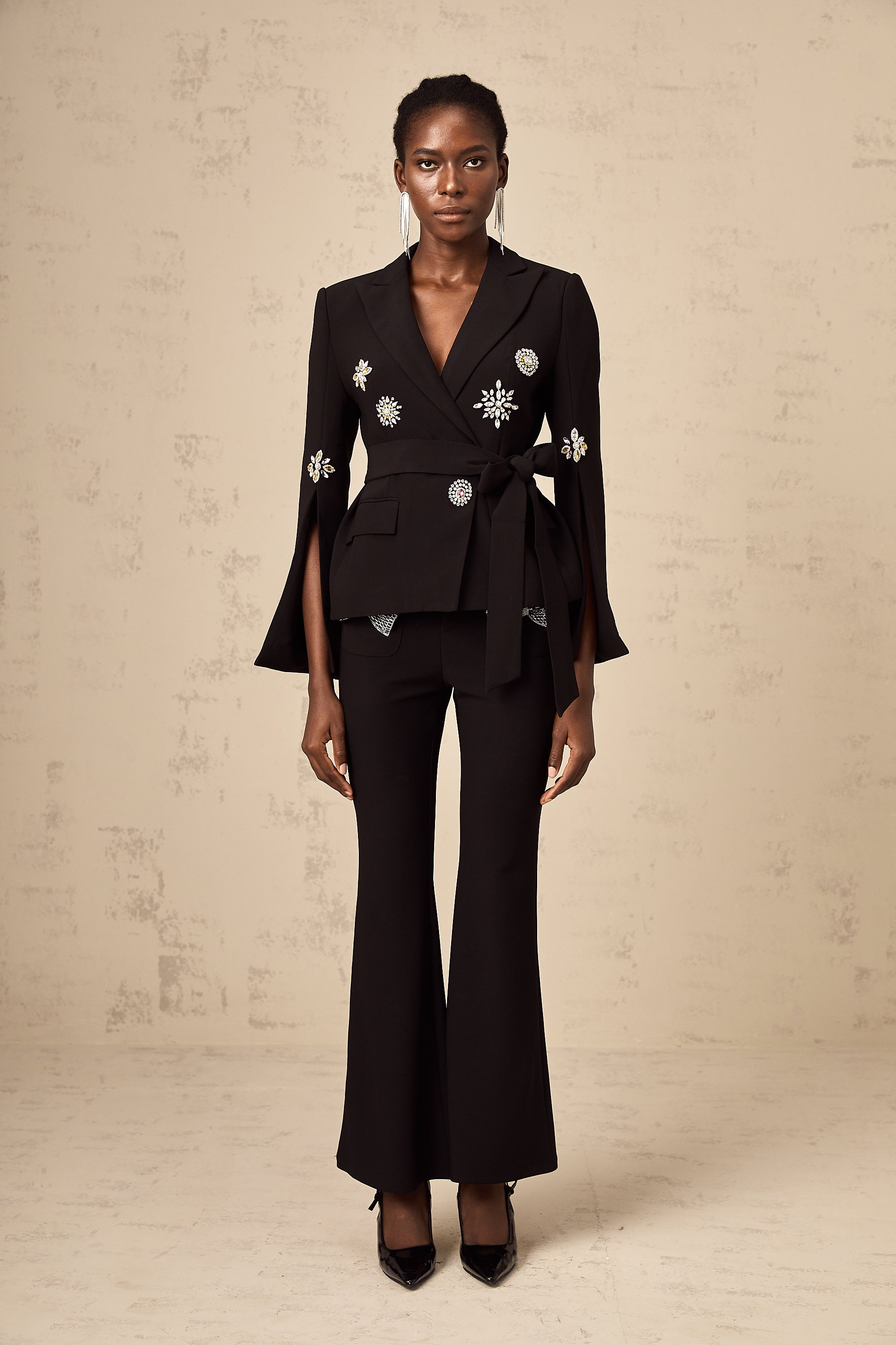 Geltrude Siyah Kendinden Kravatlı Kristal Süslemeli Blazer