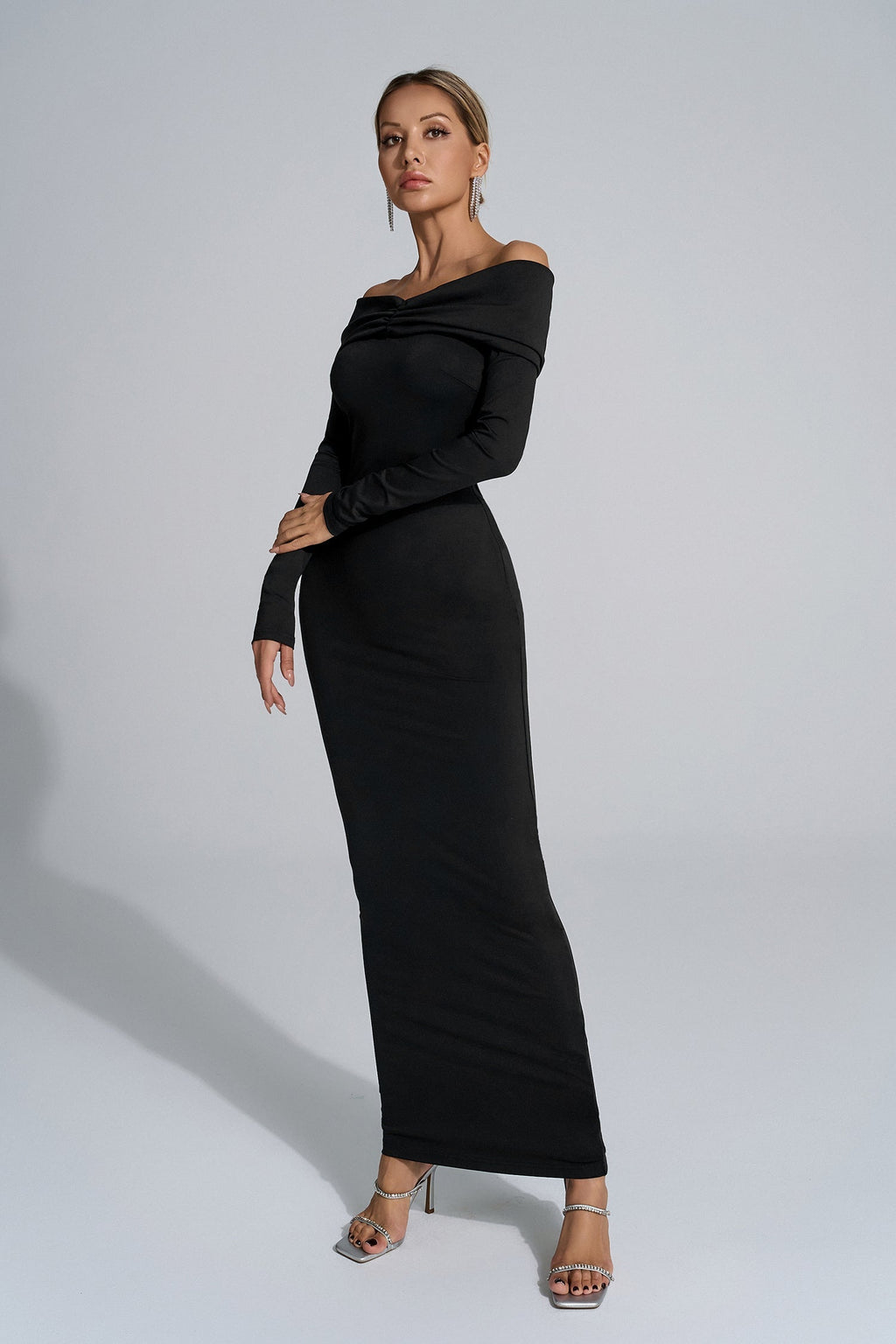 Isabella Siyah Uzun Kollu Bodycon Maxi Elbise