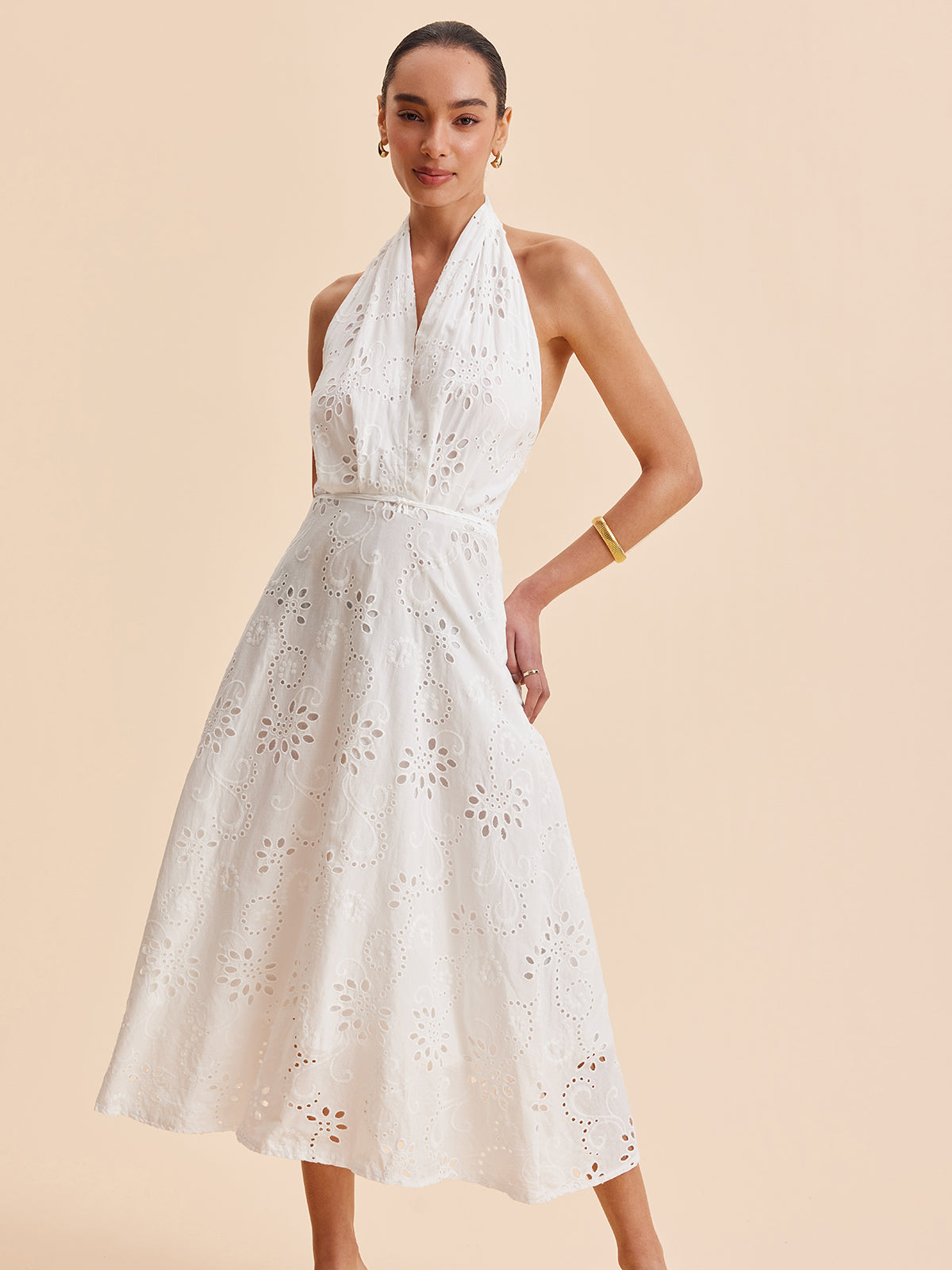 Halter Yaka Göz Detaylı Kemerli Abiye Midi Elbise Beyaz
