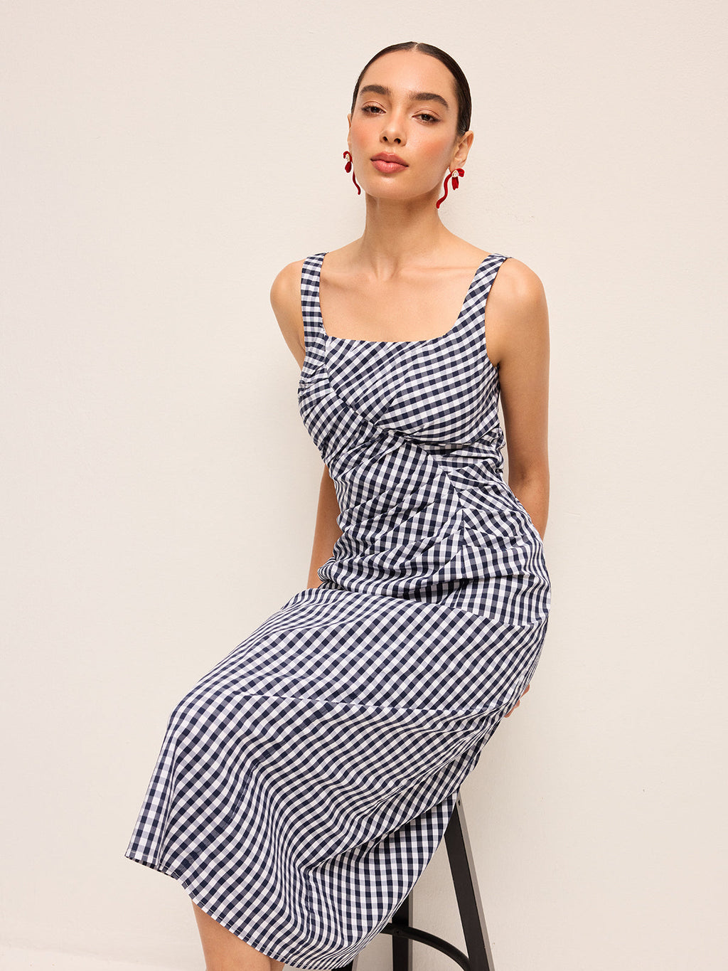 Asimetrik Pileli Kolsuz Gingham Elbise