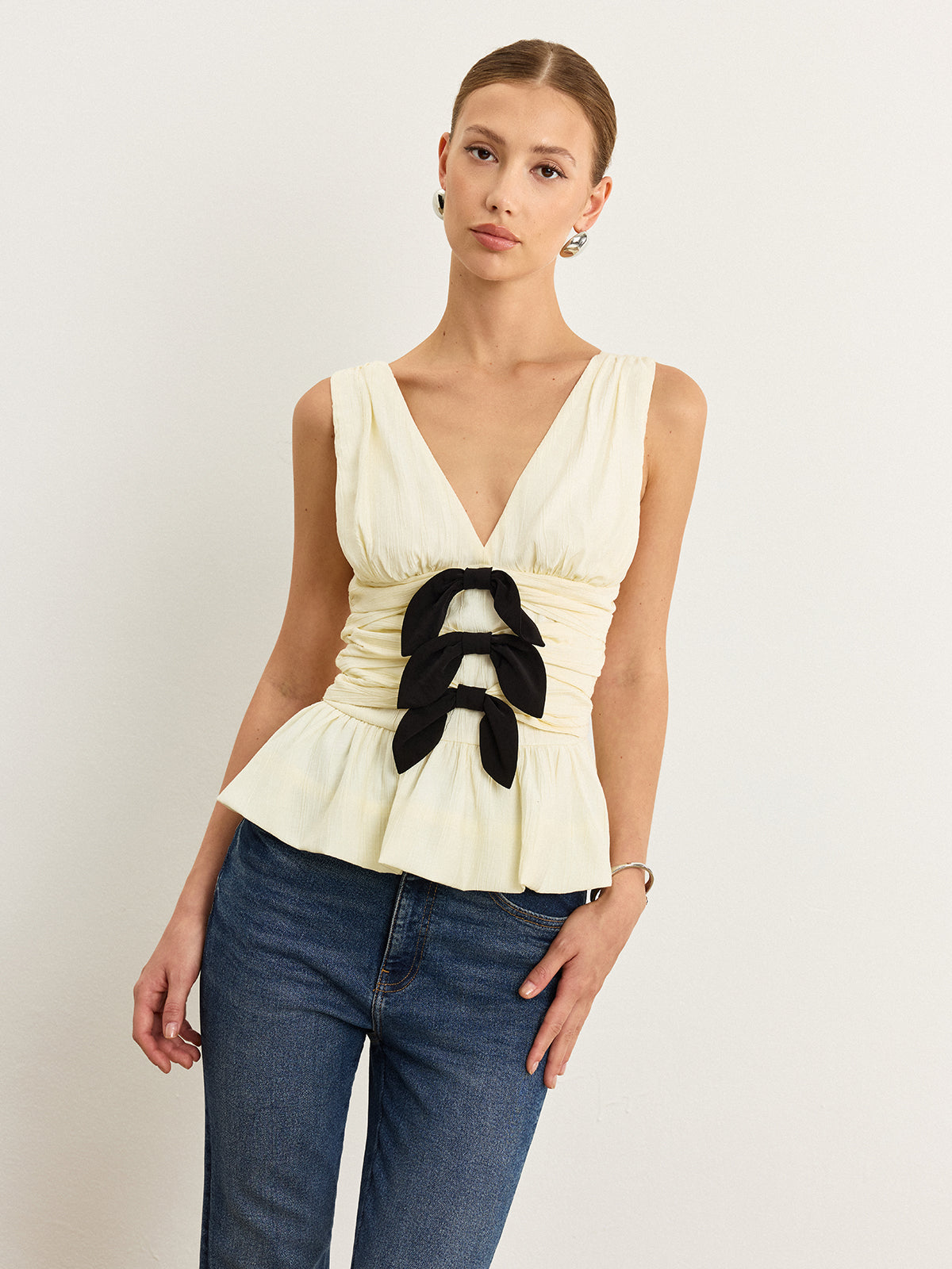 Peplum Etek Ucuyla Fiyonk Detaylı Büzgülü Üst