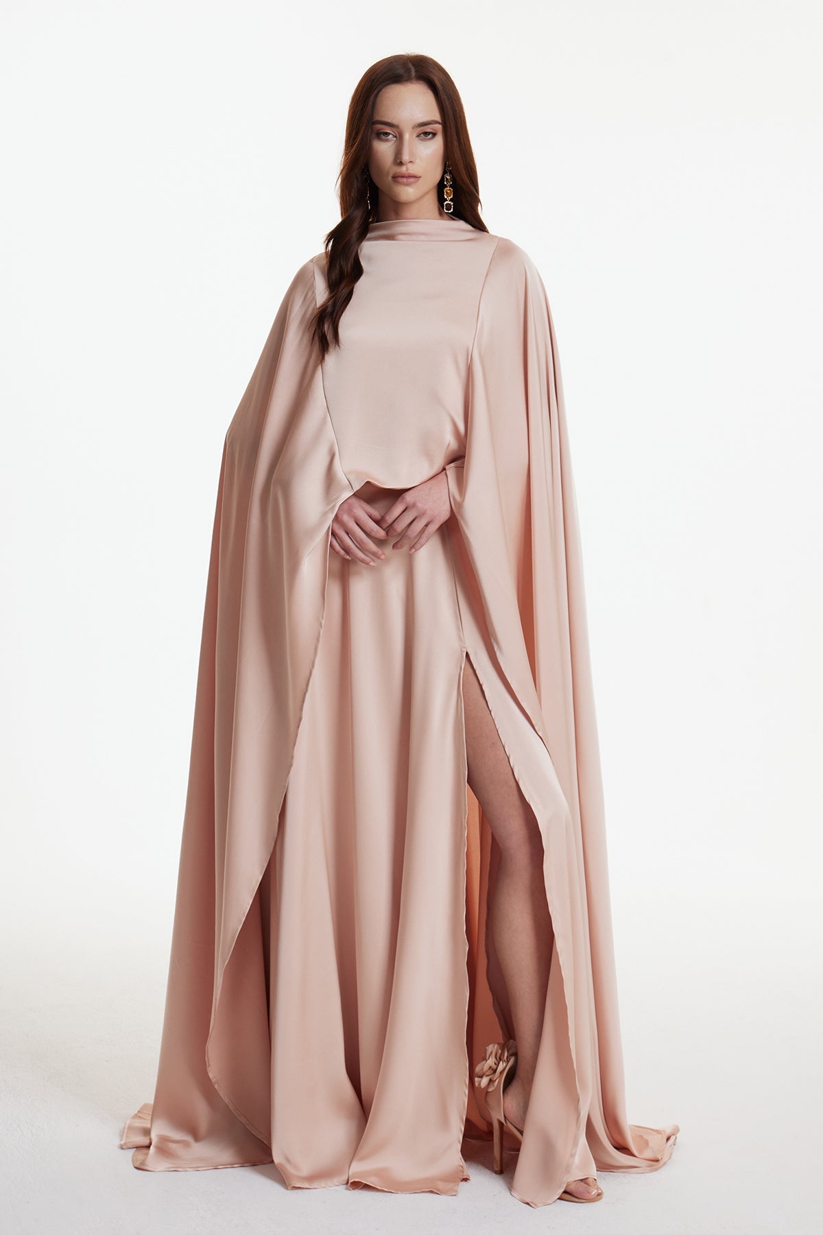 Drupada Bölmeli Saten Şal Maxi Elbise