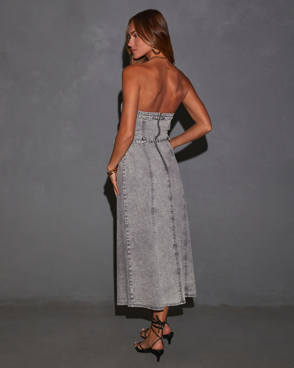 Peggy Önü Düğmeli Straplez Denim Midi Elbise