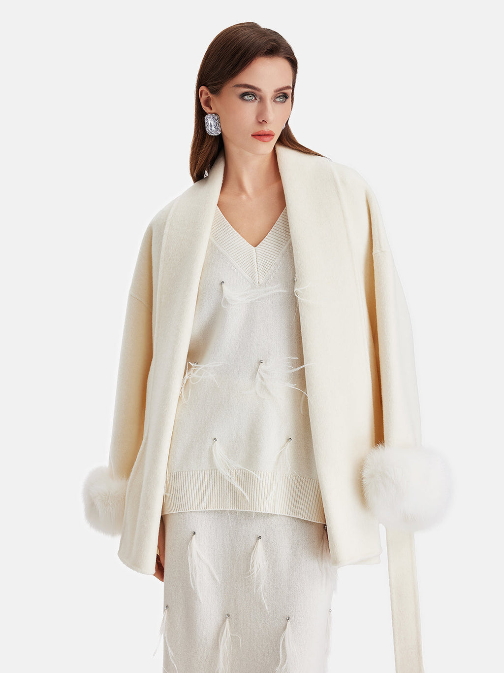 Minimalist Peluş Manşetli Ceket