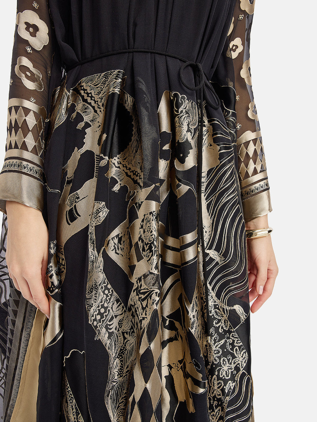 Vintage Siyah Ve Altın Baskılı Batwing Pelerin Elbise