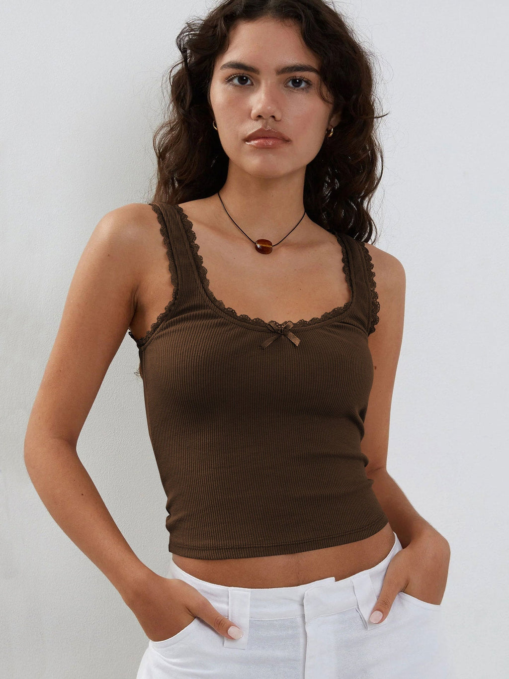 Muı Kahverengi Dantel Askılı Crop Top