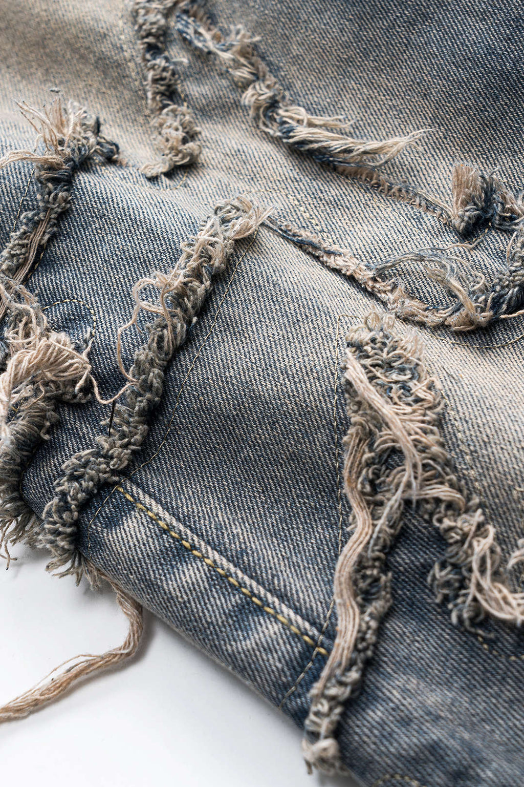 Harf Nakışlı Yıkamalı Denim Düğmeli Cep Jean