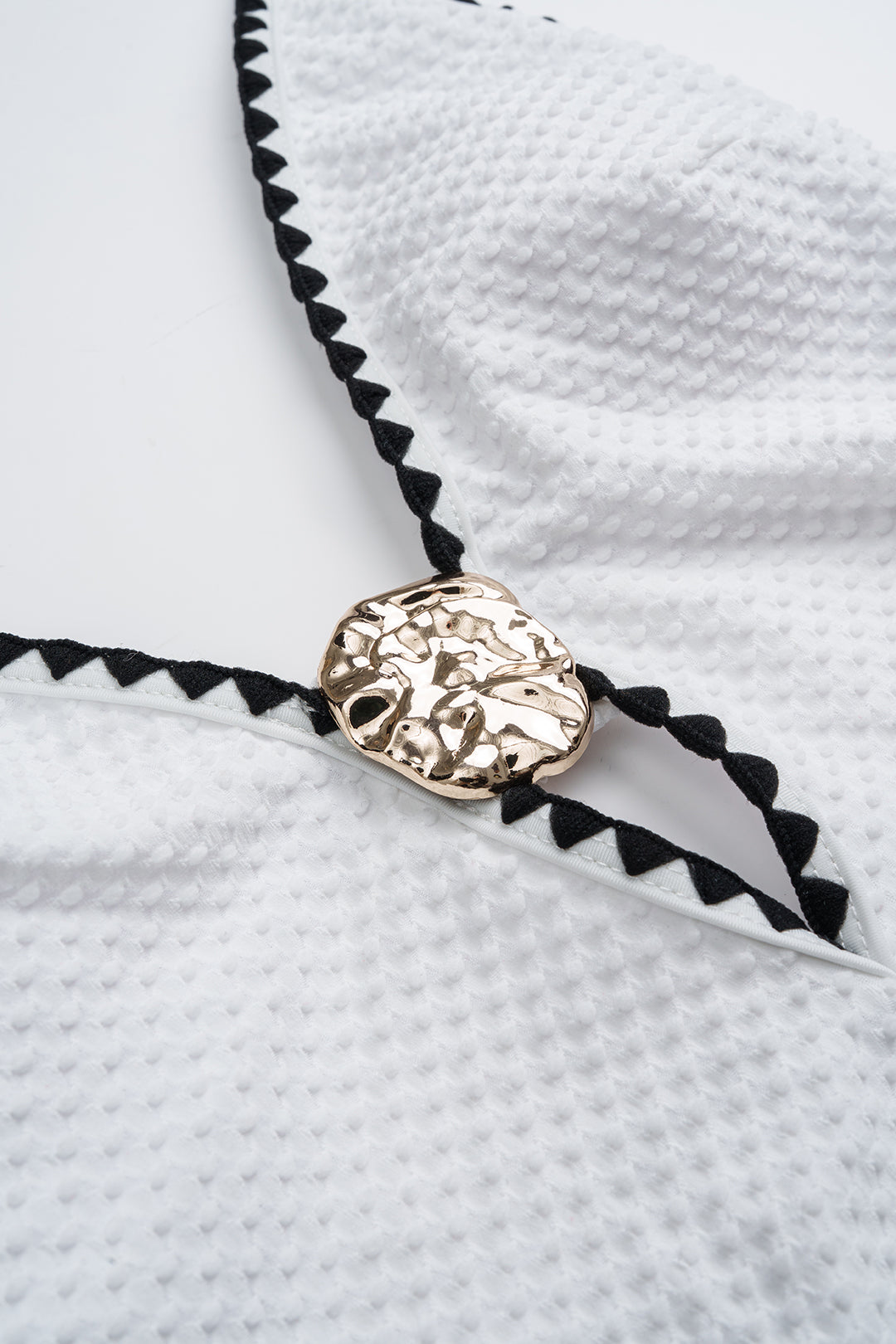 Ivory Chic Gold Detaylı Halter Yaka Mayo