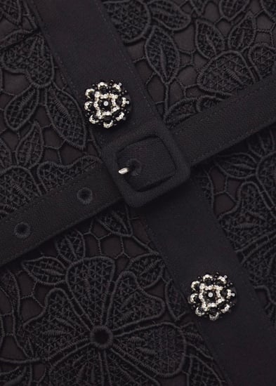 Kristal Düğmeli Siyah Dantel Midi Elbise