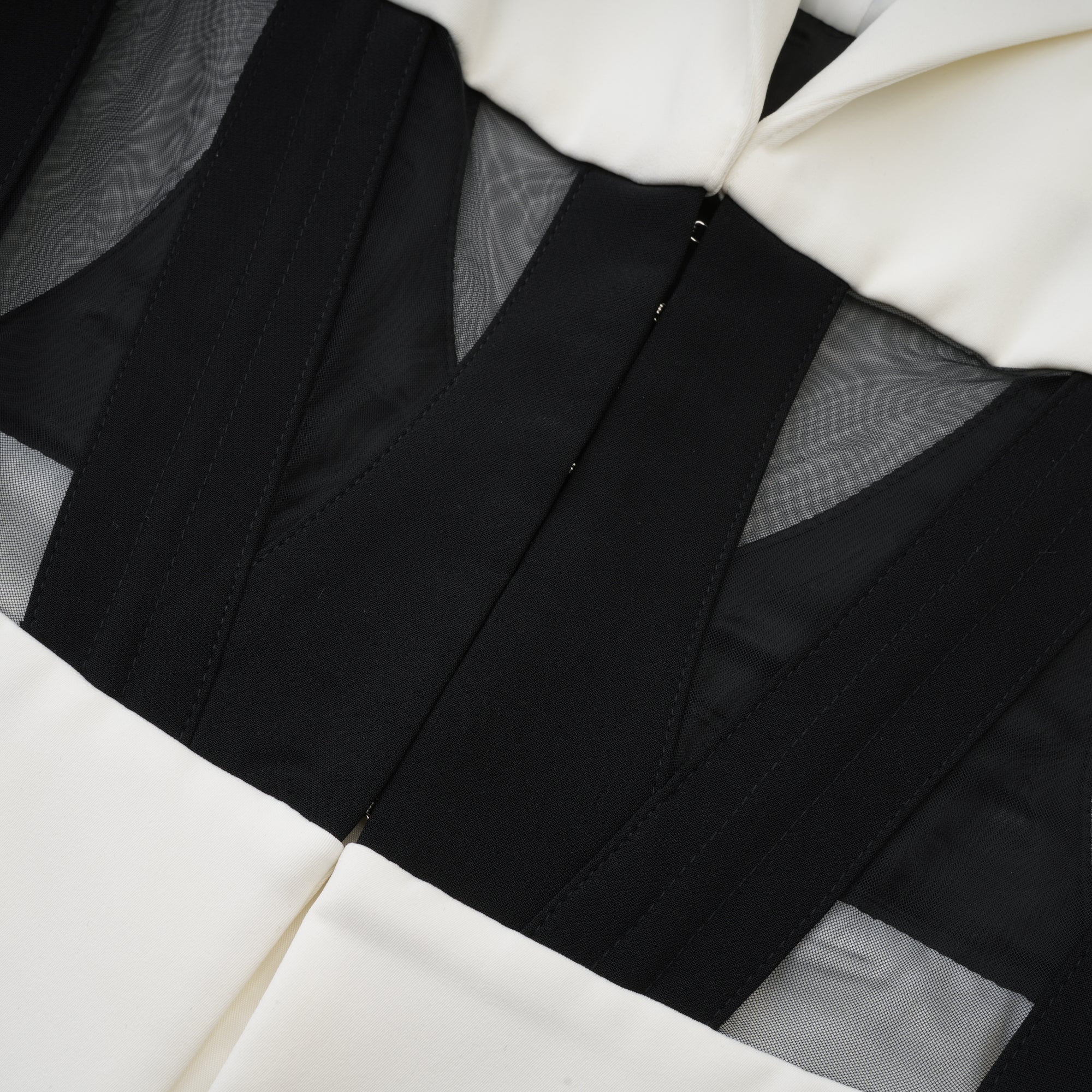 Noémie Korse Panelli Blazer