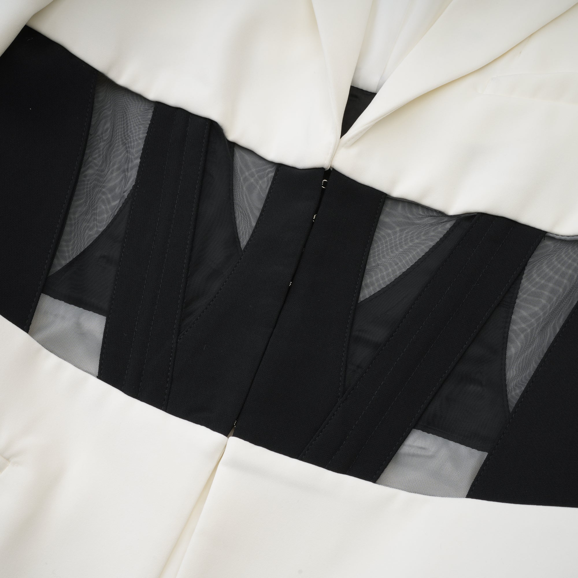 Noémie Korse Panelli Blazer