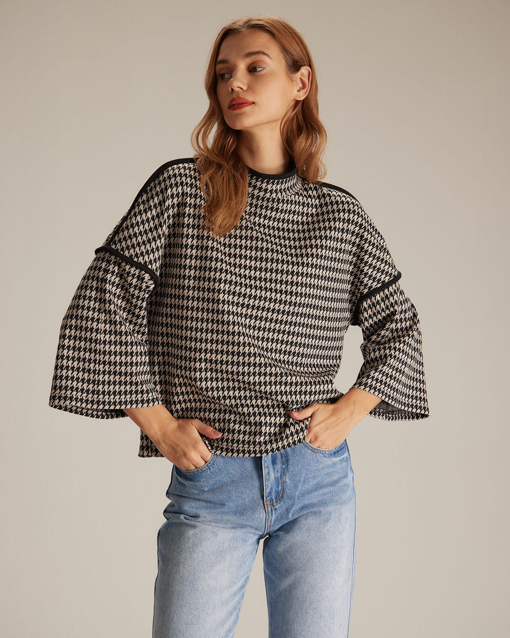 Siyah Yüksek Yaka Gözlemeli Sweatshirt